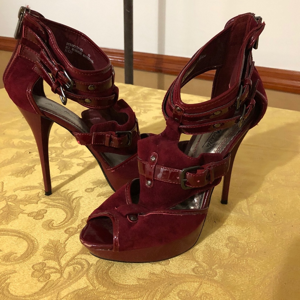 HIGH HEELS